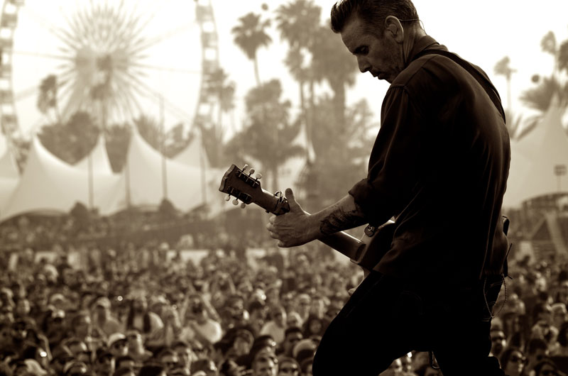 Social Distortion & Flogging Molly With The Devil Makes Three & Le Butcherettes